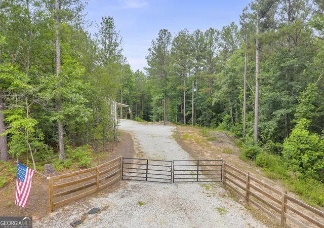 2nd image of 1961 N Hicks, Toccoa, GA 30577 | MLS# 10779452