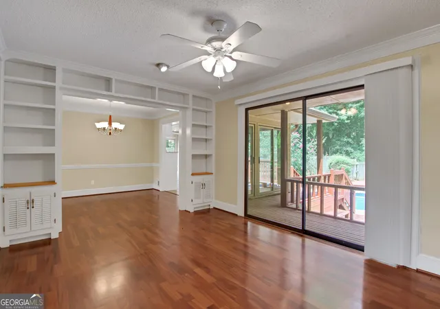 Photo 4 of Single family home for sale at 2020 Heatherdale Ln Sw, Marietta, GA 30064 | MLS# 10826453 | Listing updated on 2026-09-07