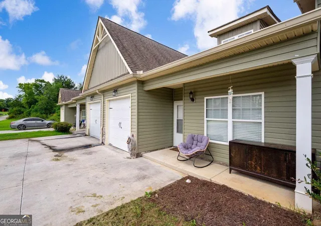 Photo 3 of Townhouse for sale at 220 Norman Creek Rd, Evensville, TN 37332 | MLS# 10824702 | Listing updated on 2026-09-23