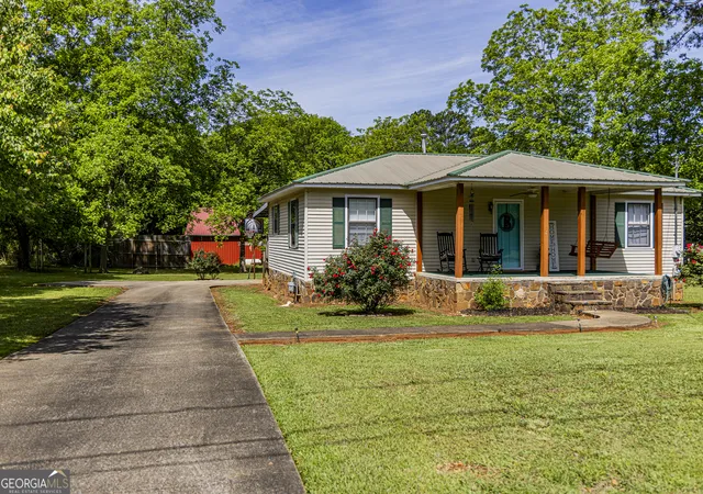 Homes for sale in Cedartown, GA | 419 Pine St, Cedartown, GA 30125 | MLS# 10761156