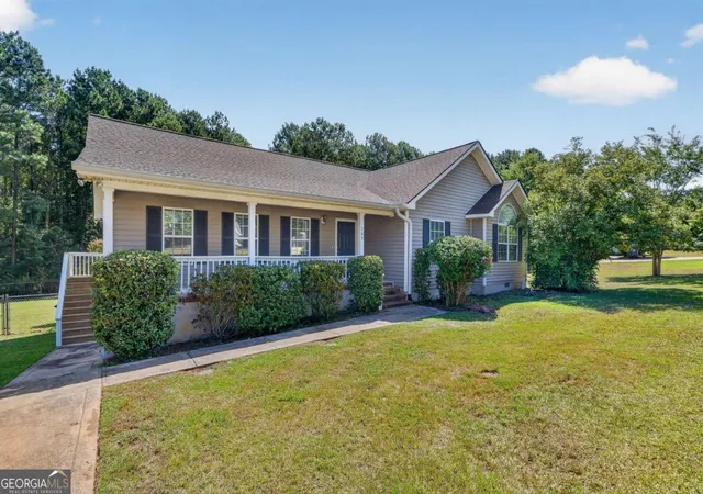1st image of 185 Stewart Dr Nw, Milledgeville, GA 31061 | MLS# 10821633