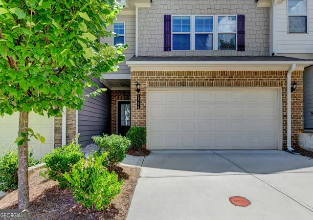 Photo 3 of Townhouse for sale at 1864 Shetley Creek Dr, Norcross, GA 30071 | MLS# 10808605 | Listing updated on 2026-08-26