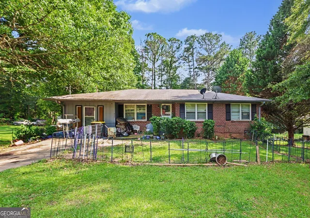 Homes for sale in Fairburn, GA | 493 Mehaffey Dr, Fairburn, GA 30213 | MLS# 10789325