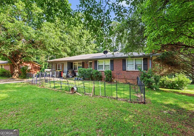 Homes for sale in Fairburn, GA | 493 Mehaffey Dr, Fairburn, GA 30213 | MLS# 10789325