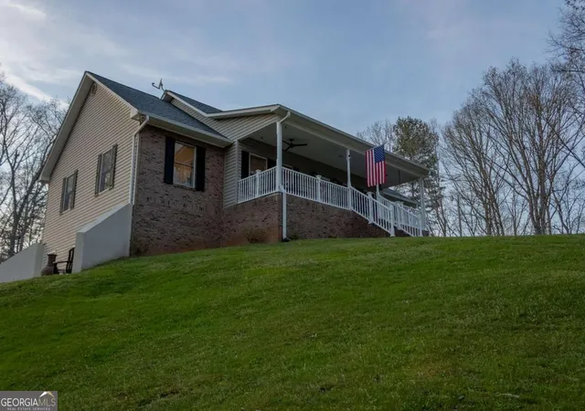 Photo 3 of Single family home for sale at 141 Chambers Mountain, Mineral Bluff, GA 30559 | MLS# 10741824 | Listing updated on 2026-09-12