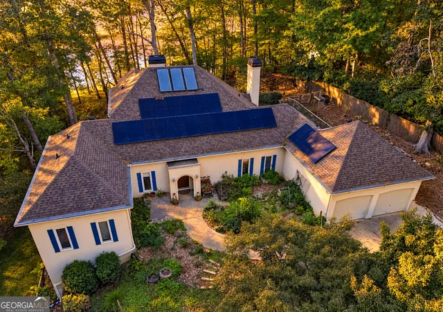 Single family home for sale at 3601 Lakeview Dr, Gainesville, GA 30501 | MLS# 10872350