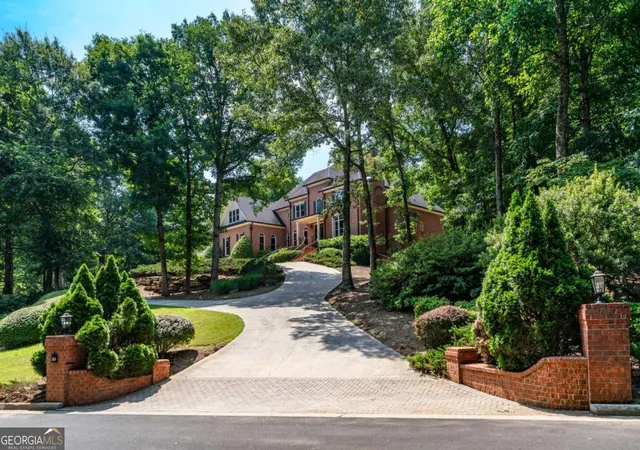 Photo 3 of Sale Pending at 2115 Tee Dr, Braselton, GA 30517 | MLS# 10800711 | Listing updated on 2026-10-02