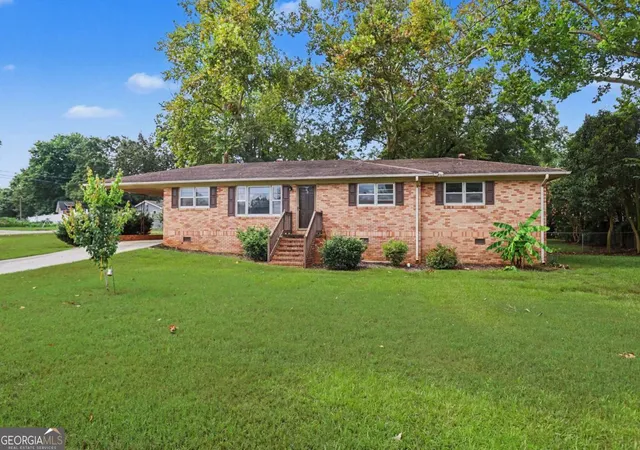 Photo 3 of Single family home for sale at 63 Green St, Royston, GA 30662 | MLS# 10807738 | Listing updated on 2026-09-04
