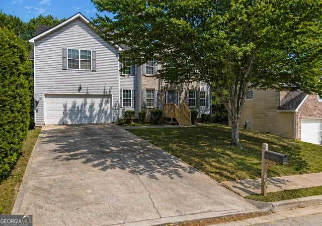 Photo 1 of Single family home for sale at 3275 Hunting Crk Pass, Douglasville, GA 30135 | MLS# 10856524 | Listing updated on 2026-10-29