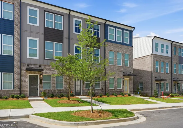 Homes for sale in Atlanta, GA | 1422 Creekside Cir Nw, Atlanta, GA 30318 | MLS# 10783218
