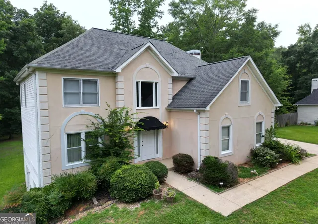 Photo 2 of Single family home for sale at 285 Mosby Woods Dr, Newnan, GA 30265 | MLS# 10807286 | Listing updated on 2026-10-05
