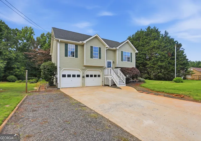Homes for sale in Rockmart, GA | 128 Ravenwood Ln, Rockmart, GA 30153 | MLS# 10789929