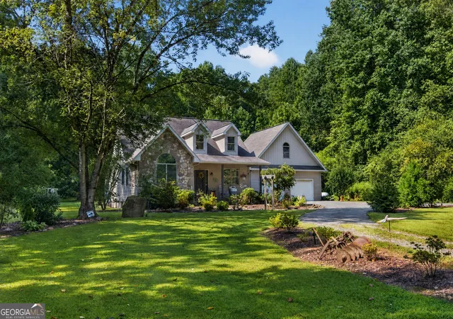 Photo 1 of Single family home for sale at 137 Noblet Dr, Hiawassee, GA 30546 | MLS# 10831654 | Listing updated on 2026-09-08
