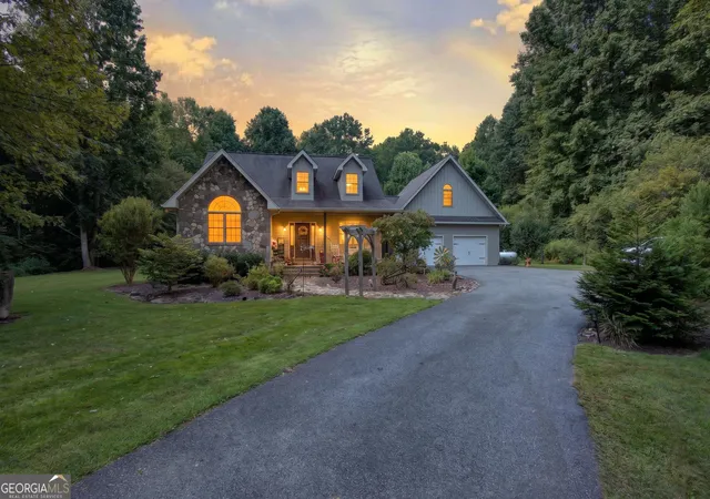 Photo 4 of Single family home for sale at 137 Noblet Dr, Hiawassee, GA 30546 | MLS# 10831654 | Listing updated on 2026-09-08