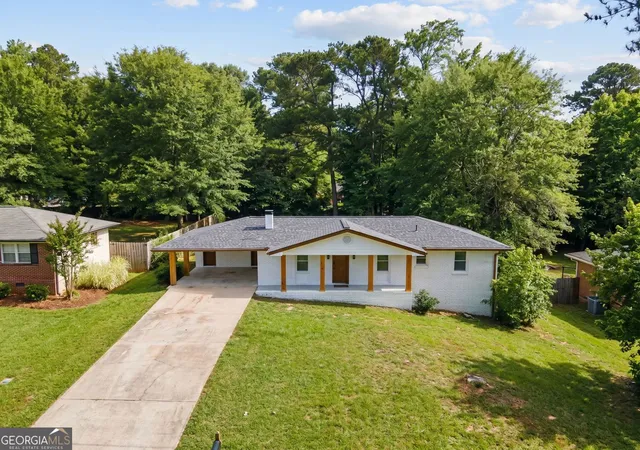 Photo 3 of Single family home for sale at 501 Pineview Dr Se, Smyrna, GA 30082 | MLS# 10801837 | Listing updated on 2026-09-13