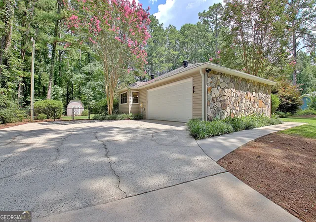 Photo 4 of Sale Pending at 155 Eli Run, Fayetteville, GA 30214 | MLS# 10823989 | Listing updated on 2026-08-16