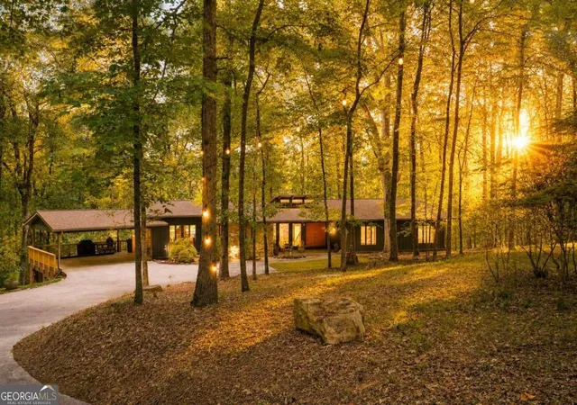 Photo 1 of Sale Pending at 3540 Country Estate Dr Nw, Kennesaw, GA 30152 | MLS# 10828430 | Listing updated on 2026-10-01