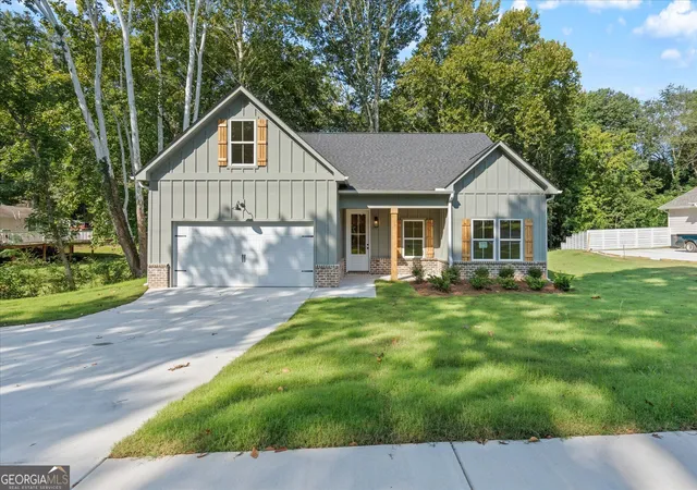 Photo 2 of Single family home for sale at 105 Carrollton St, Temple, GA 30179 | MLS# 10836562 | Listing updated on 2026-10-04