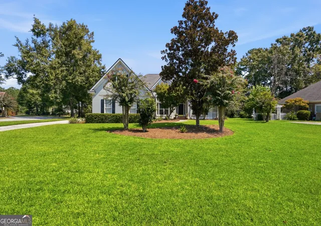 Photo 2 of Single family home for sale at 12 Baymeadow Ln, Savannah, GA 31405 | MLS# 10833424 | Listing updated on 2026-09-04