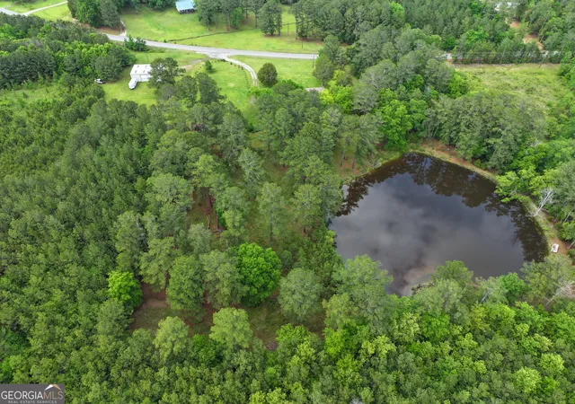 Photo 3 of House for sale at 7517 Blacks Blf Rd SW, Cave Spring, GA 30124 | MLS# 10762359 | Listing updated on 2026-09-19