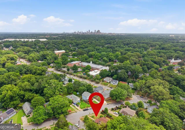 Photo 4 of Single family home for sale at 1012 SW Birch St, Atlanta, GA 30310 | MLS# 10818781 | Listing updated on 2026-09-07