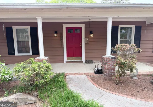 Photo 4 of Sale Pending at 3033 Riviera Dr NW, Conyers, GA 30012 | MLS# 10726662 | Listing updated on 2026-09-11