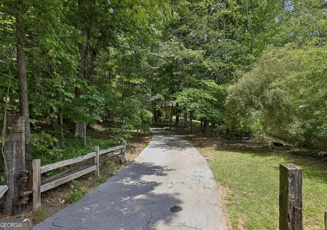 3rd image of 5501 Tilly Mill Rd, Atlanta, GA 30338 | MLS# 10778783