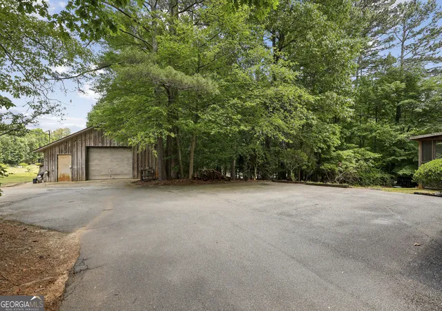 4th image of 5501 Tilly Mill Rd, Atlanta, GA 30338 | MLS# 10778783