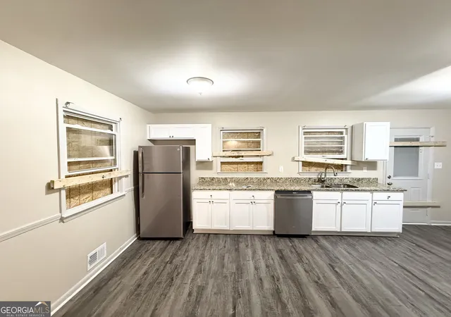Photo 4 of Single family home for sale at 6104 Hillandale Dr, South Fulton, GA 30349 | MLS# 10830268 | Listing updated on 2026-10-03