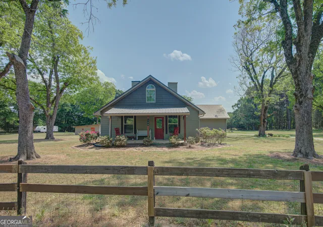 Homes for sale in Barnesville, GA | 198 Matbeth Rd, Barnesville, GA 30204 | MLS# 10740459