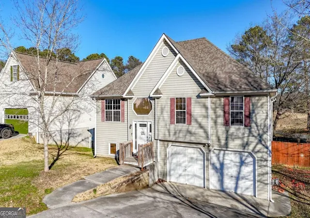Photo 2 of Single family home for sale at 101 Twin Oaks Dr, Calhoun, GA 30701 | MLS# 10790890 | Listing updated on 2026-08-31
