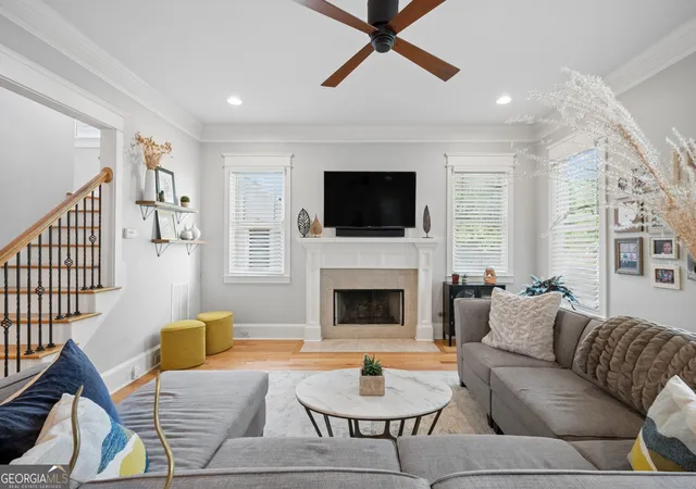 Photo 2 of Single family home for sale at 98 2nd Ave Se, Atlanta, GA 30317 | MLS# 10825325 | Listing updated on 2026-09-13