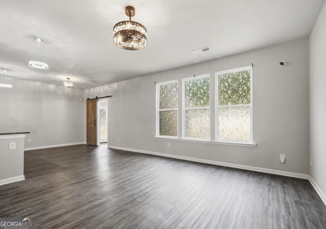 3rd image of 145 Hunts Mill Cir, Griffin, GA 30224 | MLS# 10818118