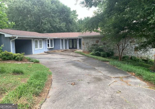 1st image of 402 Emily Dr Sw, Lilburn, GA 30047 | MLS# 10804918