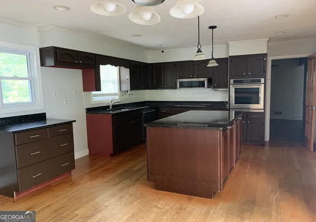2nd image of 402 Emily Dr Sw, Lilburn, GA 30047 | MLS# 10804918