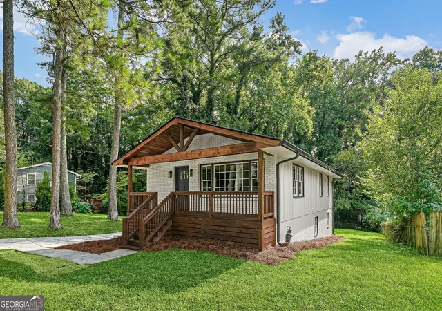 Photo 2 of Single family home for sale at 4270 Senoa Dr Nw, Kennesaw, GA 30144 | MLS# 10831760 | Listing updated on 2026-09-13