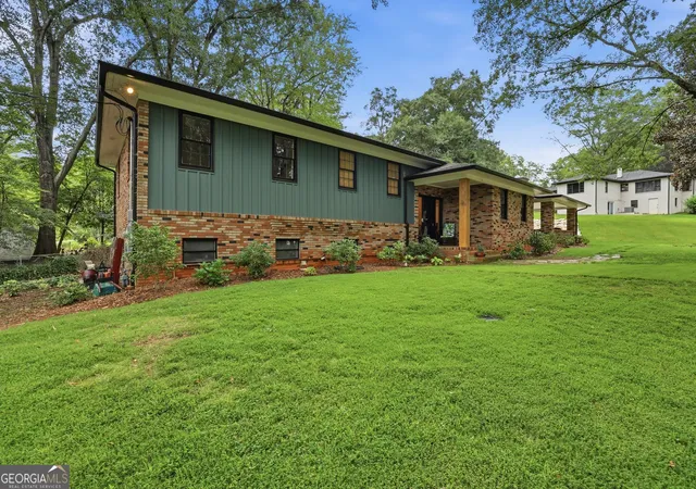 Photo 2 of Single family home for sale at 1223 Rosedale St, Toccoa, GA 30577 | MLS# 10811522 | Listing updated on 2026-08-06
