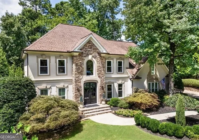 2nd image of 2640 Coachmans Cir, Alpharetta, GA 30022 | MLS# 10829310