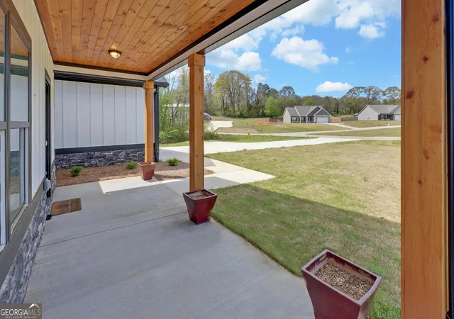 Photo 3 of Single family home for sale at 111 Topher St, Hartwell, GA 30643 | MLS# 10717397 | Listing updated on 2026-07-25
