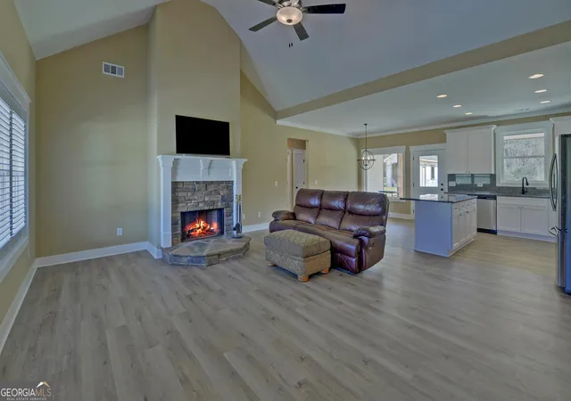 Photo 4 of Single family home for sale at 111 Topher St, Hartwell, GA 30643 | MLS# 10717397 | Listing updated on 2026-09-30