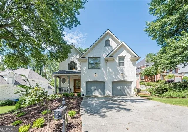 Photo 3 of Single family home for sale at 8540 Edwardton Dr, Roswell, GA 30076 | MLS# 10826122 | Listing updated on 2026-09-07