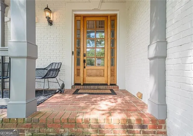 Photo 3 of Single family home for sale at 8540 Edwardton Dr, Roswell, GA 30076 | MLS# 10826122 | Listing updated on 2026-09-07