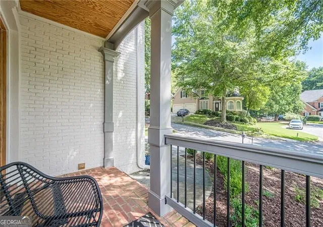 Photo 4 of Single family home for sale at 8540 Edwardton Dr, Roswell, GA 30076 | MLS# 10826122 | Listing updated on 2026-09-07