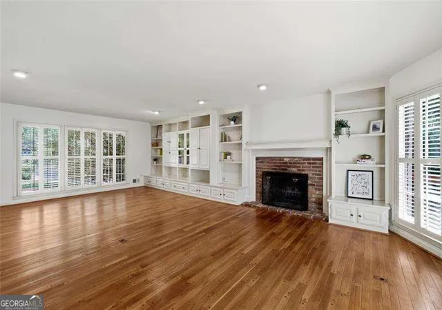 Photo 4 of Single family home for sale at 7140 Duncourtney Dr, Sandy Springs, GA 30328 | MLS# 10829762 | Listing updated on 2026-09-10