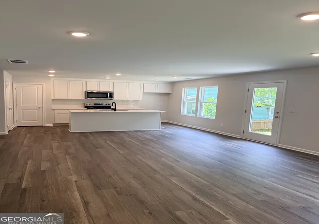 5th image of 1100 Nw Wedgewood Dr, Atlanta, GA 30318 | MLS# 10631871