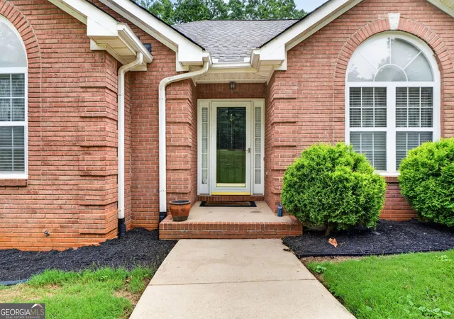 Photo 3 of Single family home for sale at 196 Ashley Dr, Mcdonough, GA 30252 | MLS# 10777892 | Listing updated on 2026-10-06