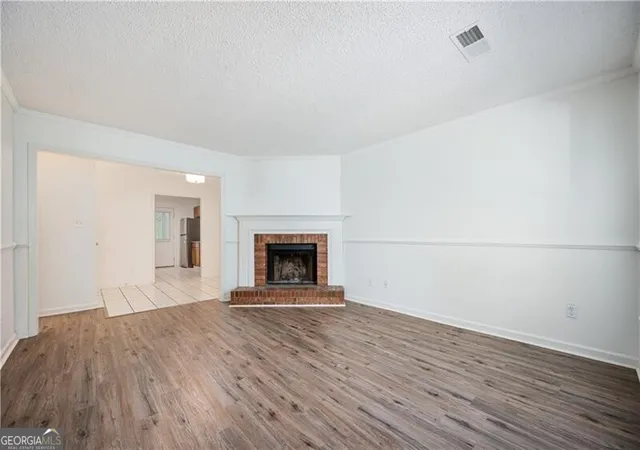 Listing Photo 5 - Condo for sale in building located at 4069 Coopers Hl Dr SE, Smyrna, GA 30080