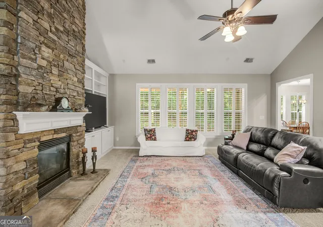 Photo 2 of Sale Pending at 5 Renwick Dr, Senoia, GA 30276 | MLS# 10809449 | Listing updated on 2026-09-10