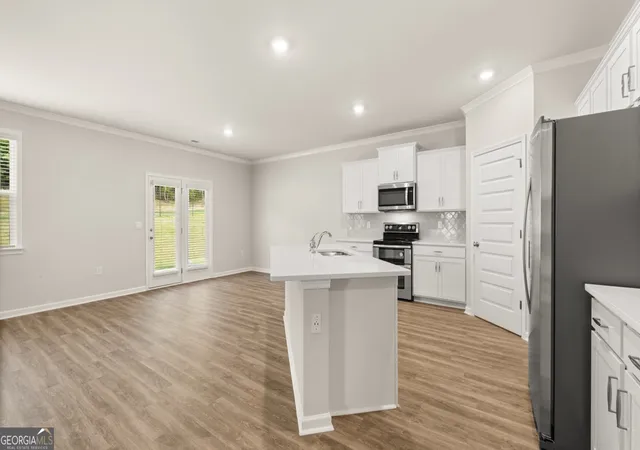 Photo 4 of Single family home for sale at 300 Defilippe Dr, Statham, GA 30666 | MLS# 10826386 | Listing updated on 2026-10-13