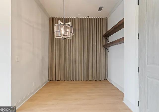 Listing Photo 4 - Condo for sale in building located at 360 Chambers St, Woodstock, GA 30188 - Unit #210